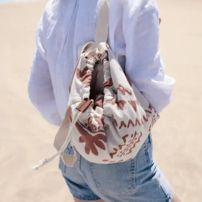 2-in-1 Convertible Beach Towel Bag – Sand-Resistant & Transforms Into Drawstring Backpack